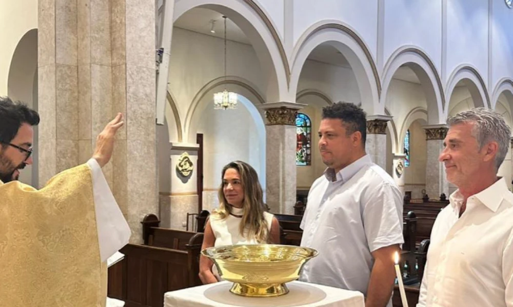 Ρονάλντο: Ο Βραζιλιάνος παλαίμαχος ποδοσφαιριστής βαπτίστηκε Χριστιανός στα 46 του χρόνια (Εικόνες)
